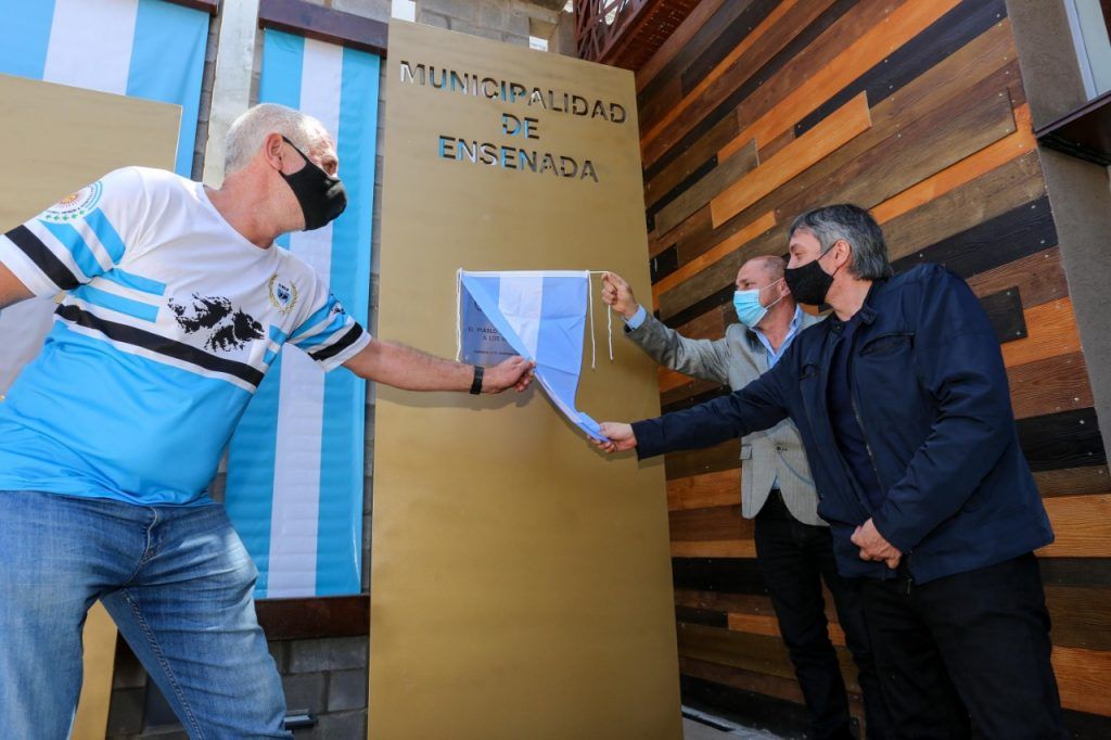 Ensenada: El Intendente inauguró el nuevo edificio de Malvinas 2