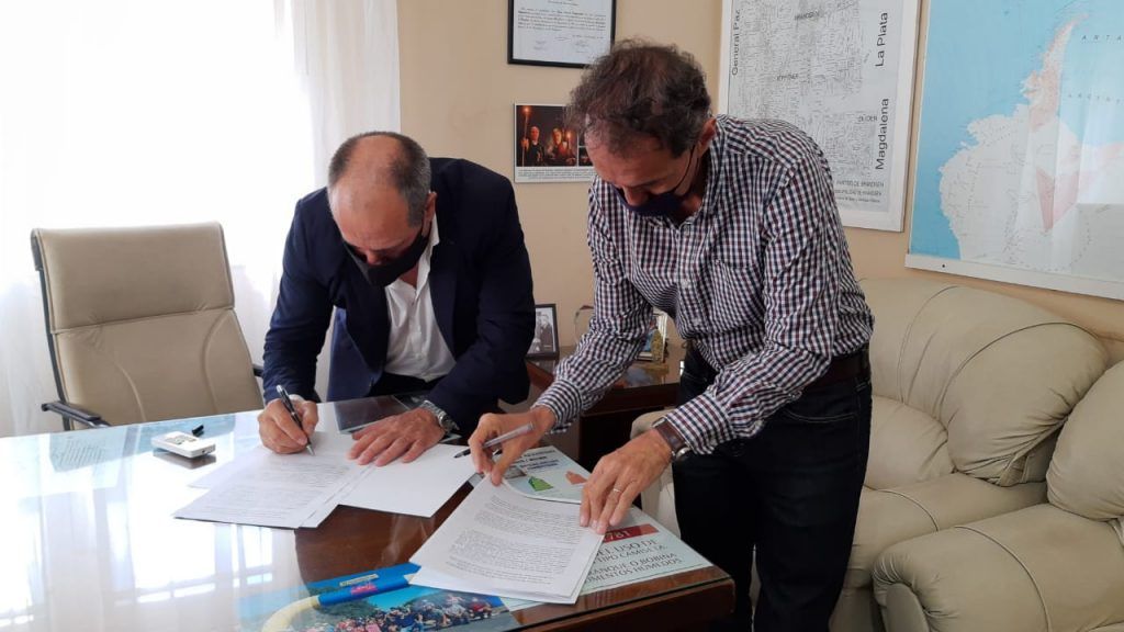 BRANDSEN: El intendente firmó convenio para la repavimentación de calles e importantes obras 4