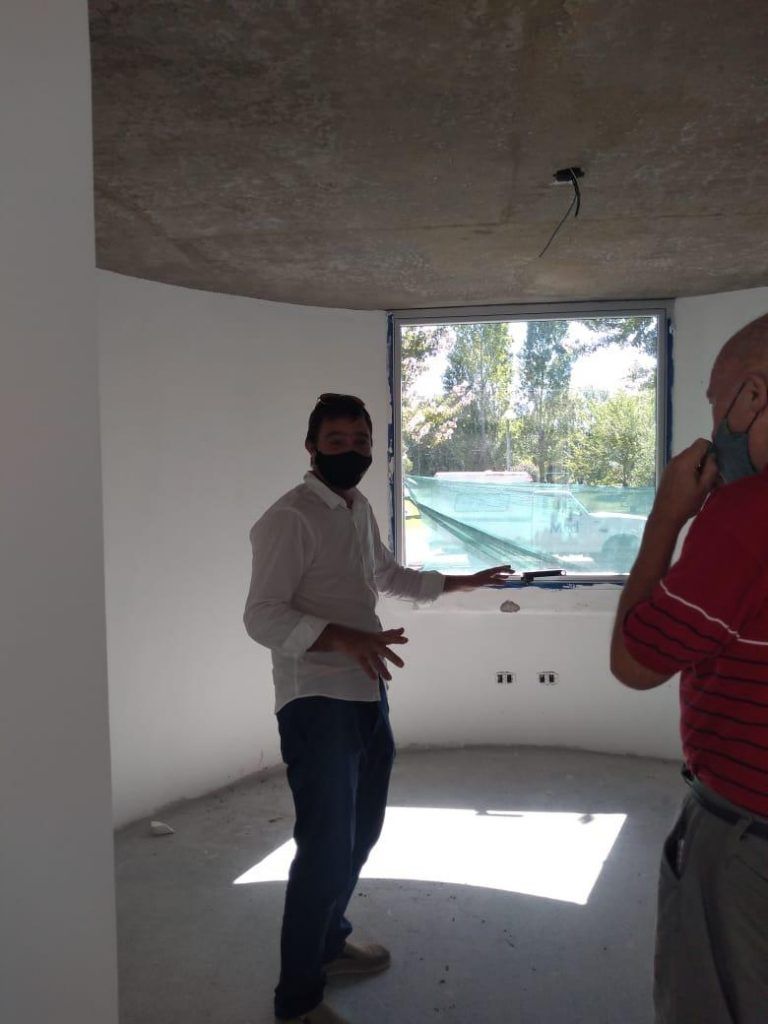 Peluso en Bavio: entregó equipamiento de salud y supervisó la construcción de la nueva delegación 4