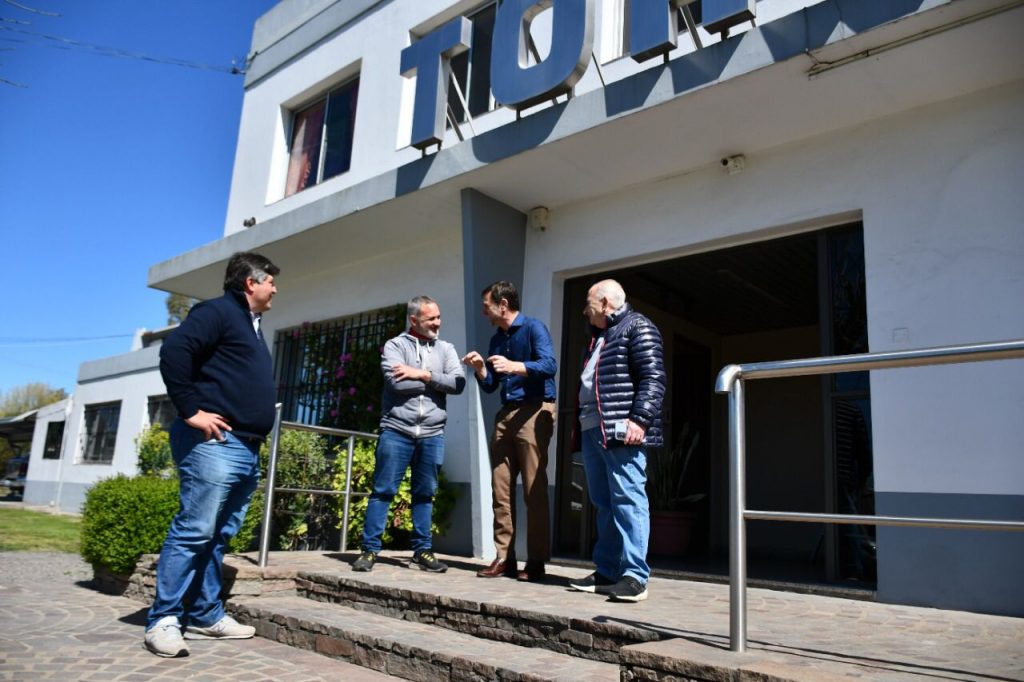 Acuerdo de colaboración entre los municipios de Lanús y Magdalena: Peluso recibió a Grindetti y recorrieron la ciudad. 3