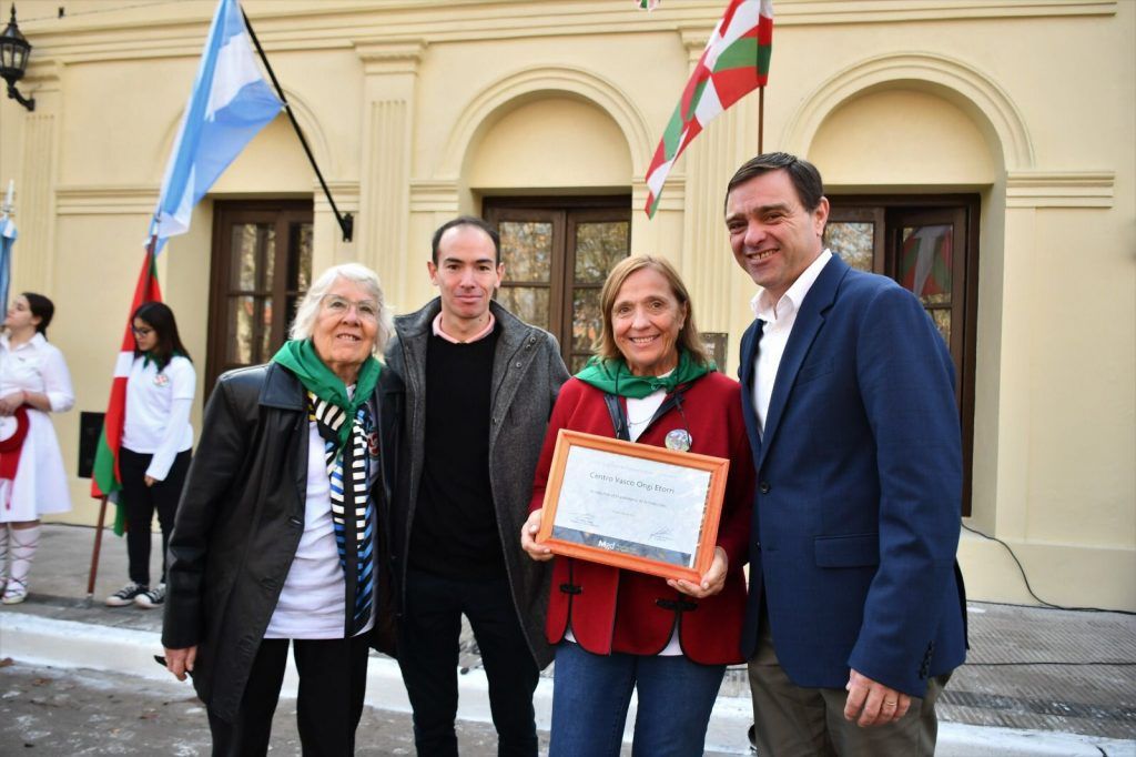 Se inauguró la puesta en valor del Centro Vasco de Magdalena 2
