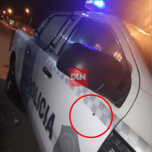 Los impactos de bala en el patrullero
